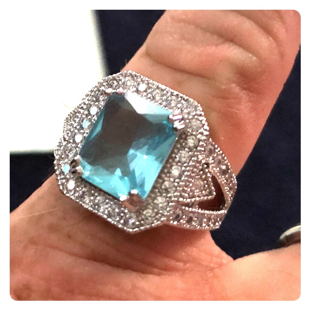 Elegant blue Topaz ring